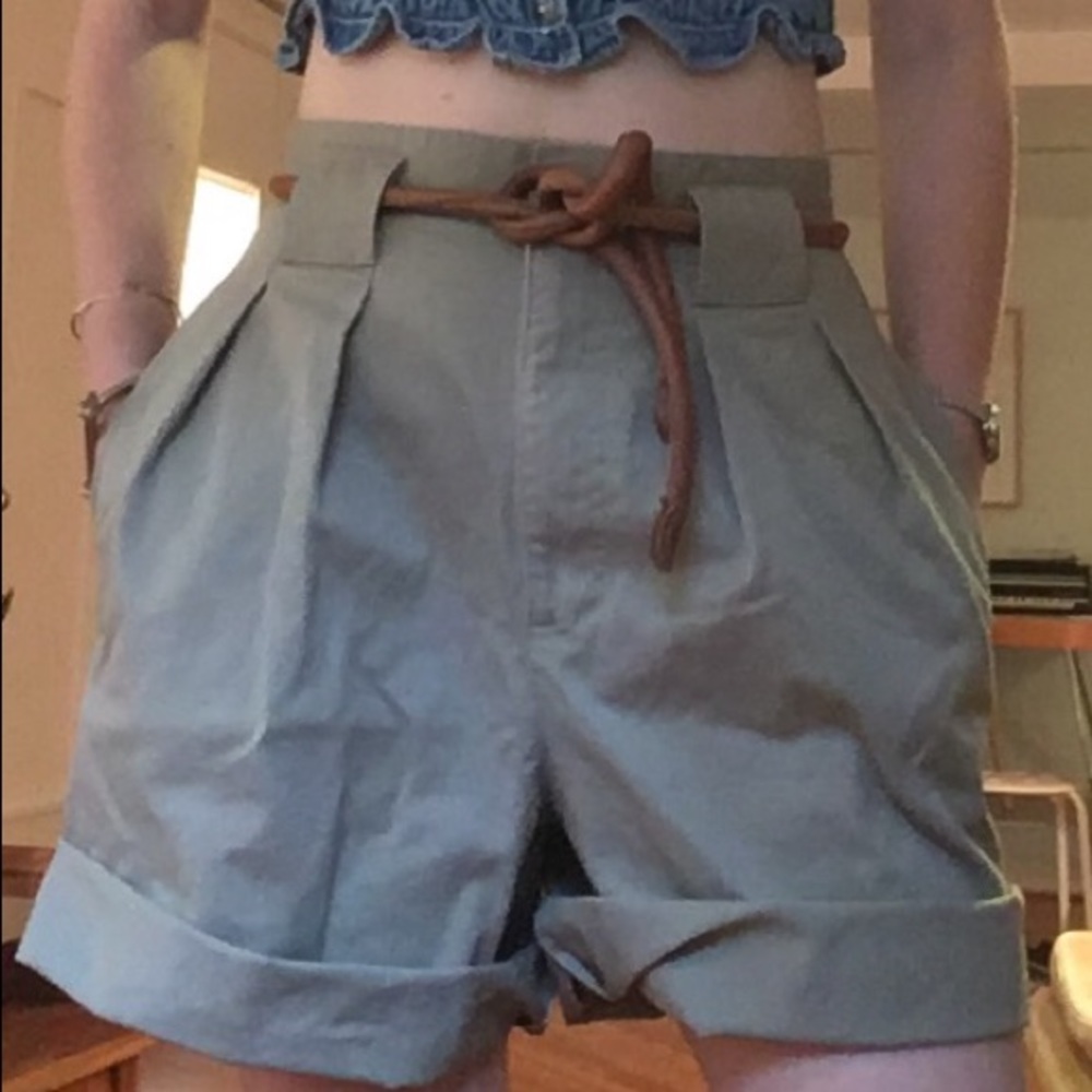 Vintage high waisted khaki shorts